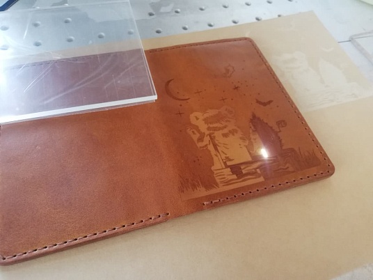 Лазерная гравировка на коже. Подарочная гравировка на заказ