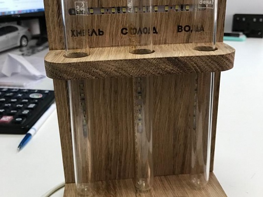 Подставка из дерева