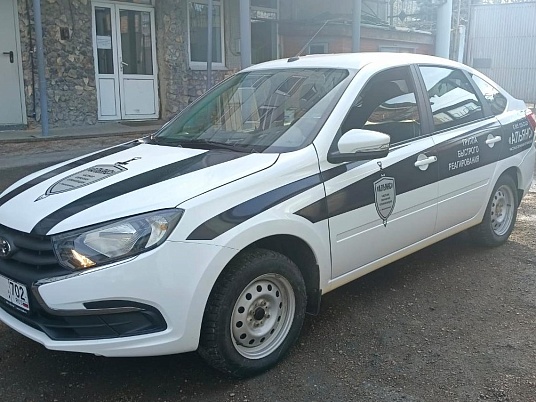 Брендирование автомобиля светоотражающей пленкой