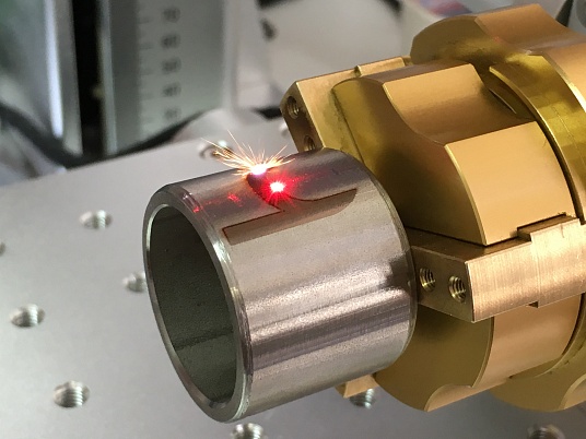 Гравировка на радиусных изделиях