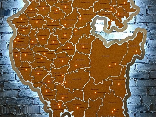 Настенная карта мира из дерева