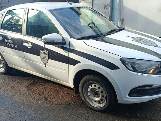 Брендирование автомобиля светоотражающей пленкой