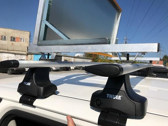 Брендирование автомобилей сопровождения прикрытия под ключ