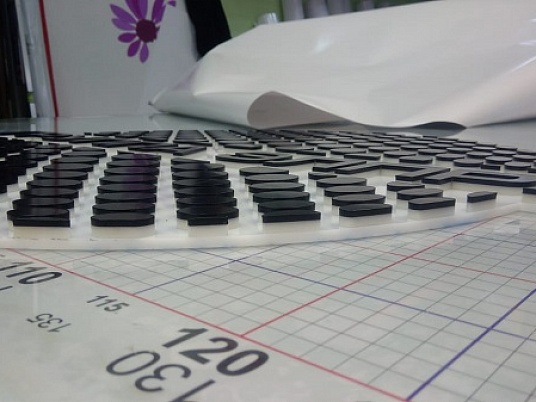 Объемная табличка из оргстекла