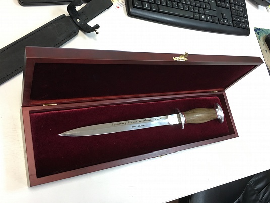 Гравировка на ноже