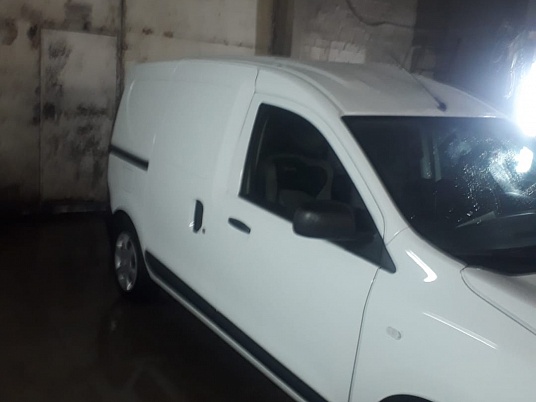 Реклама на автомобиль Renault DOKKER