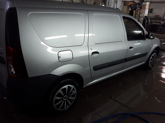 Брендирование автомобиля Лада ларгус. Компания Рос инструмент.